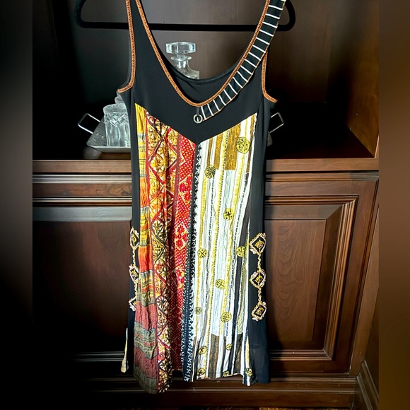 Save The Queen printed dress - Picture 1 of 5